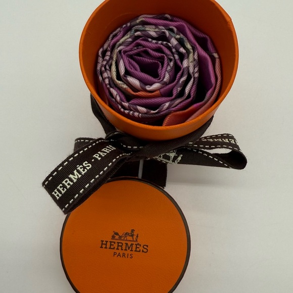 Authentic NEW Hermes twilly silk scarf - Picture 3 of 16